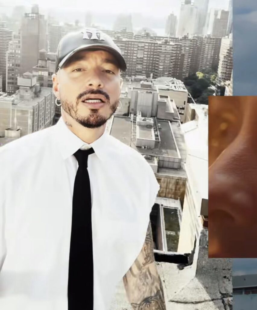 J Balvin en actuación musical