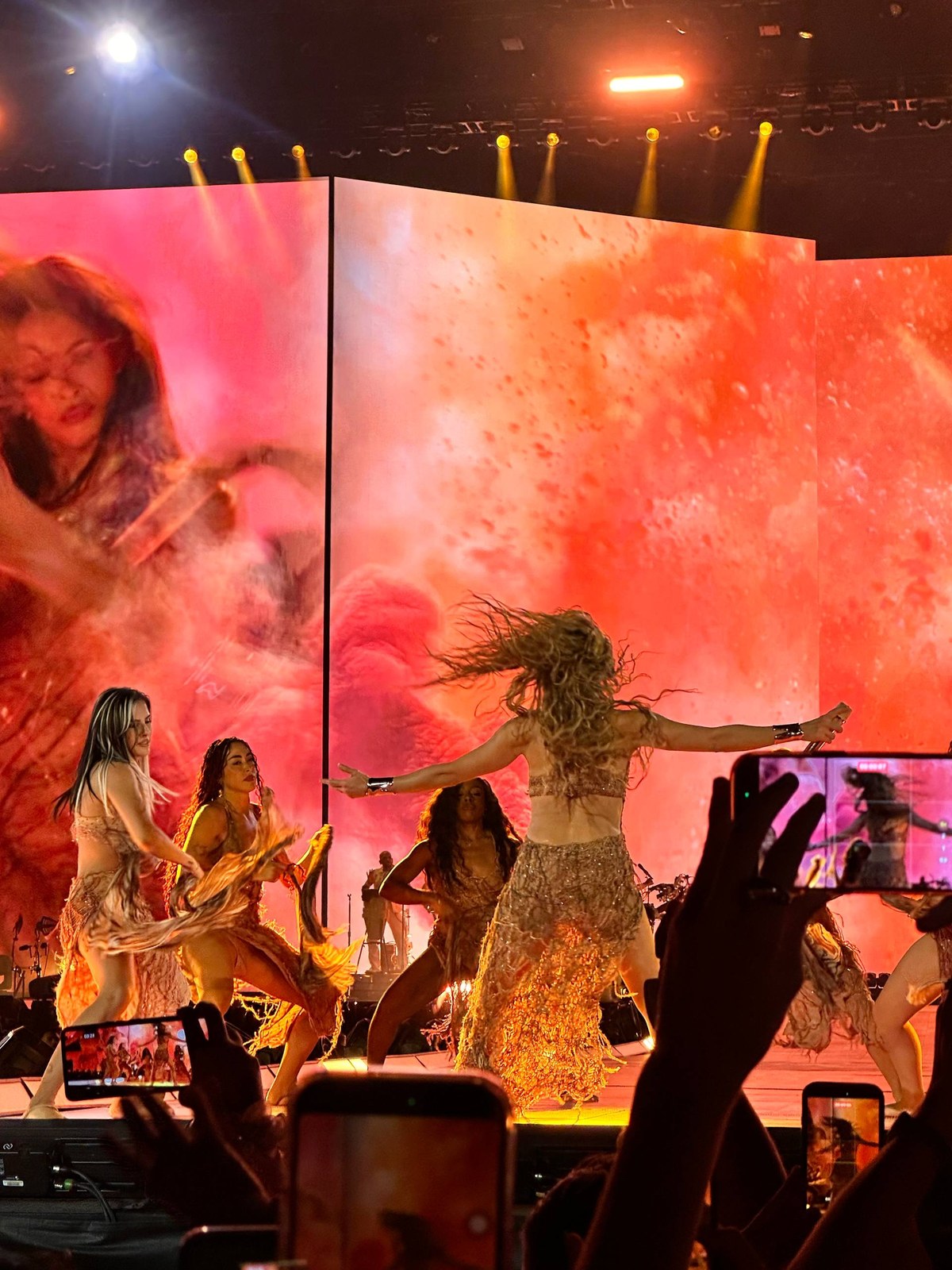 Shakira en pleno movimiento durante su show en Madrid